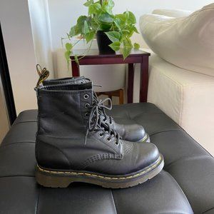 Dr. Martens, 1460 Women's Smooth Leather Lace Up Boots in Black, Size W 7